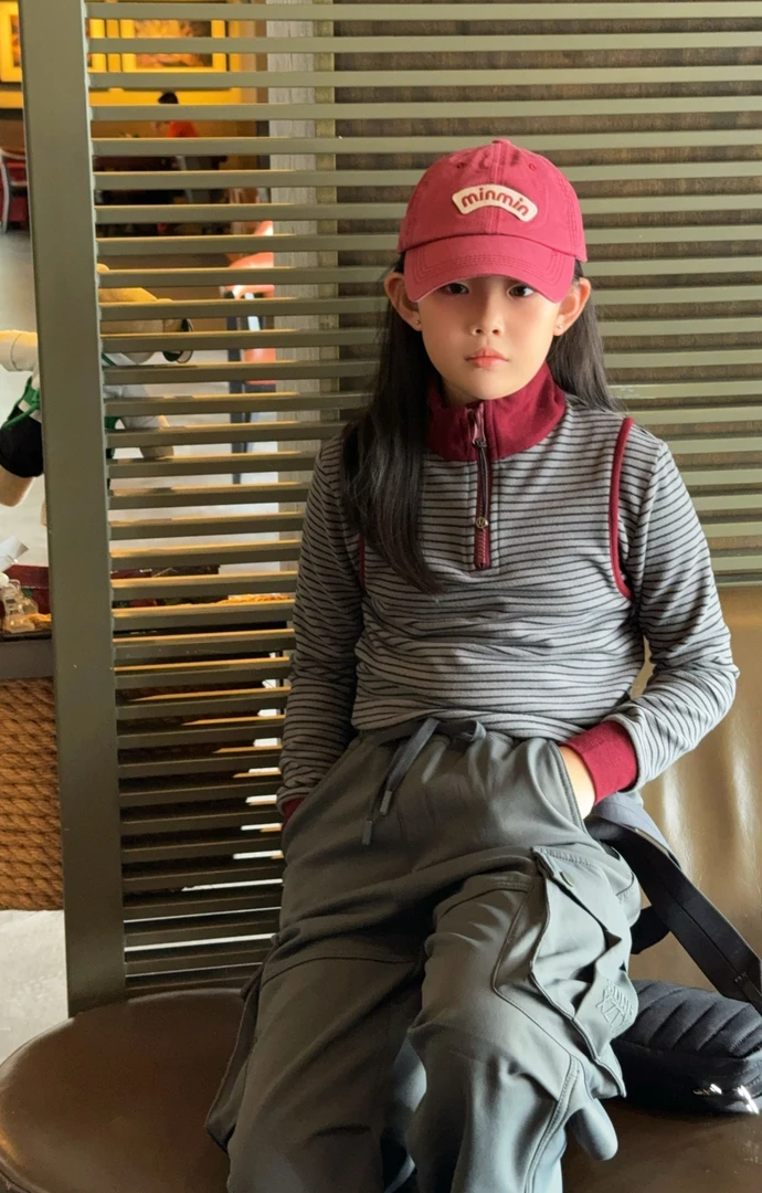 泡妈童装  冬季儿童男童女童休闲条纹撞色卫衣24295
