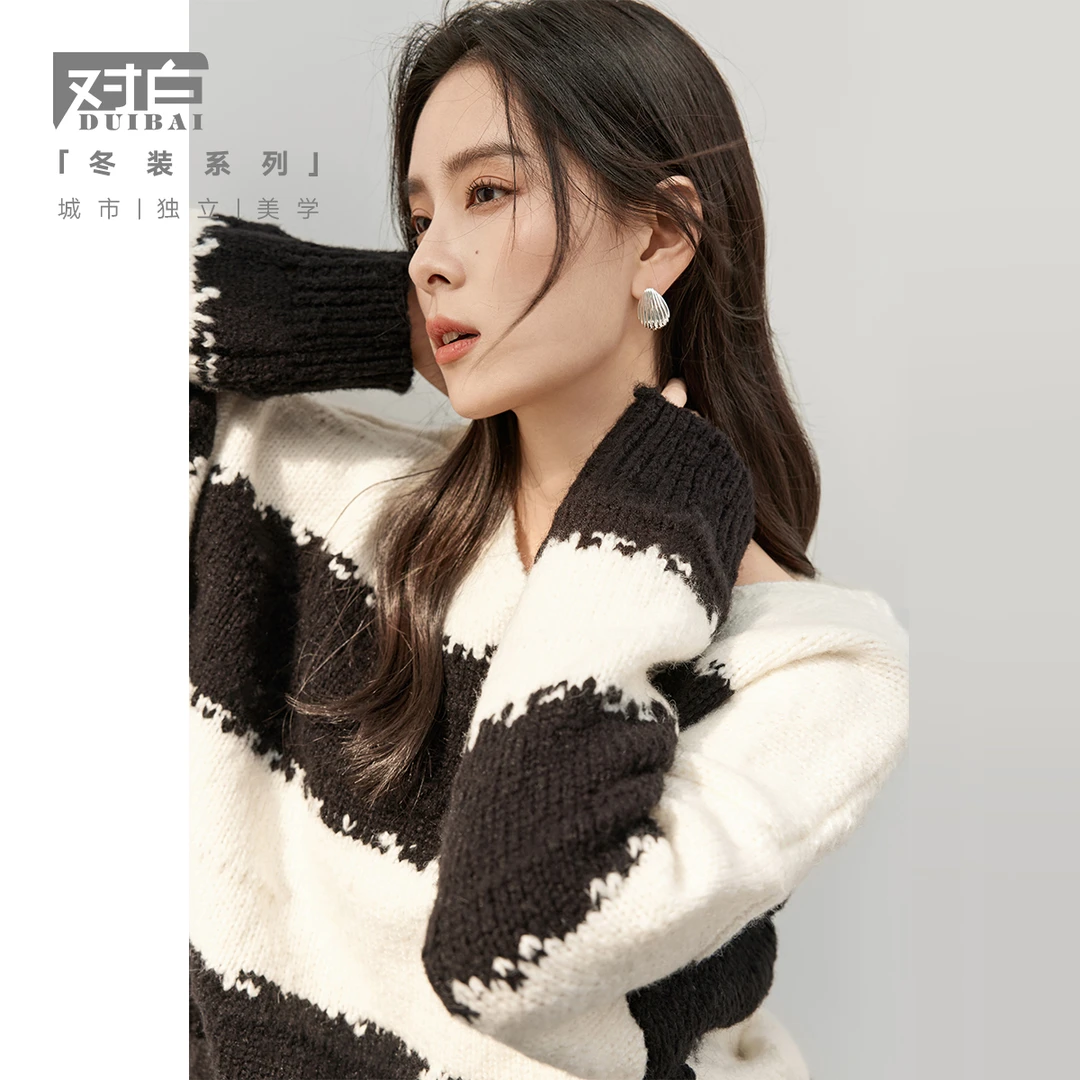 对白复古宽松慵懒风套头毛衣女秋装气质V领拼色针织衫  DDE033
