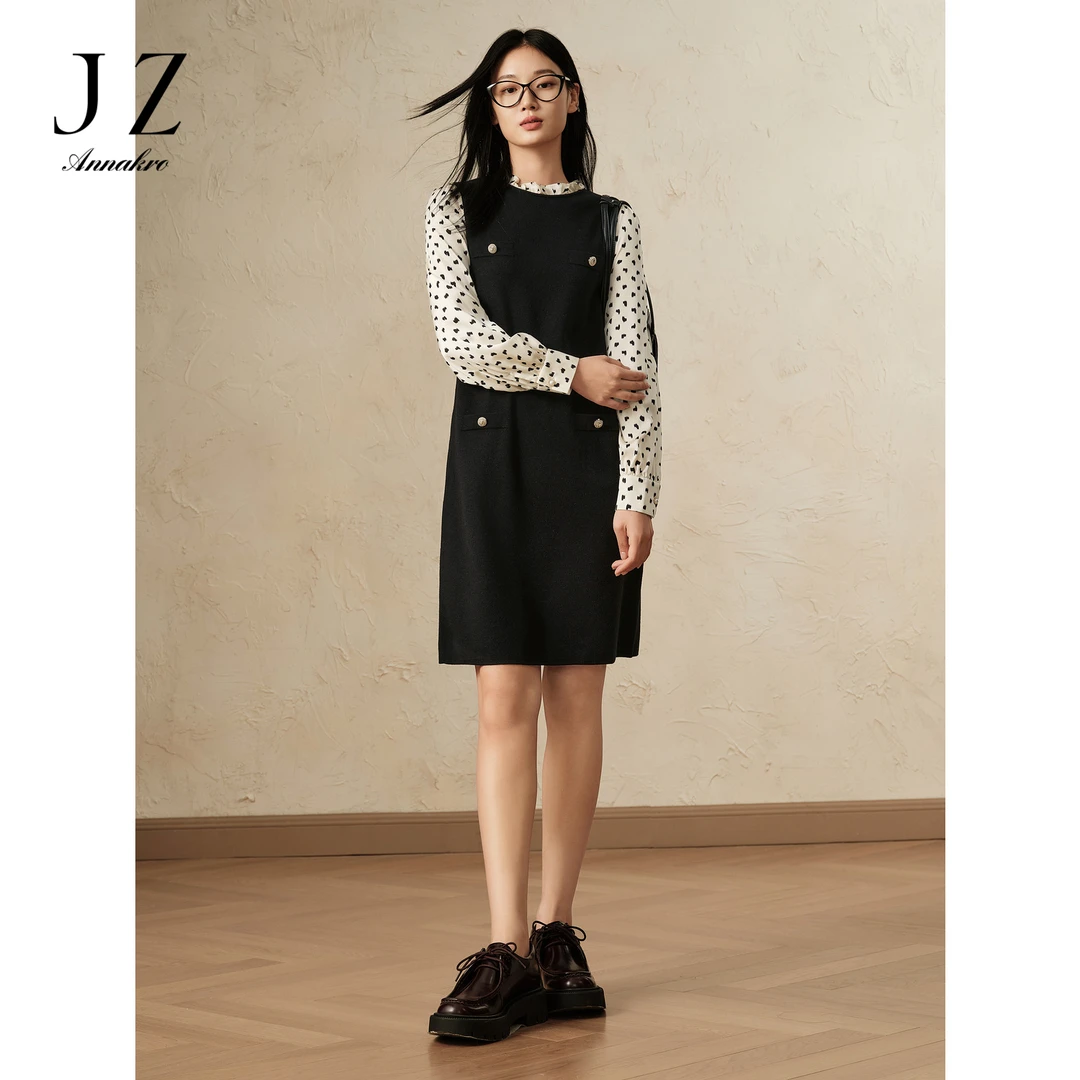 玖姿安娜蔻JTDD31422甜美风复古圆领长袖毛衫连衣裙女款