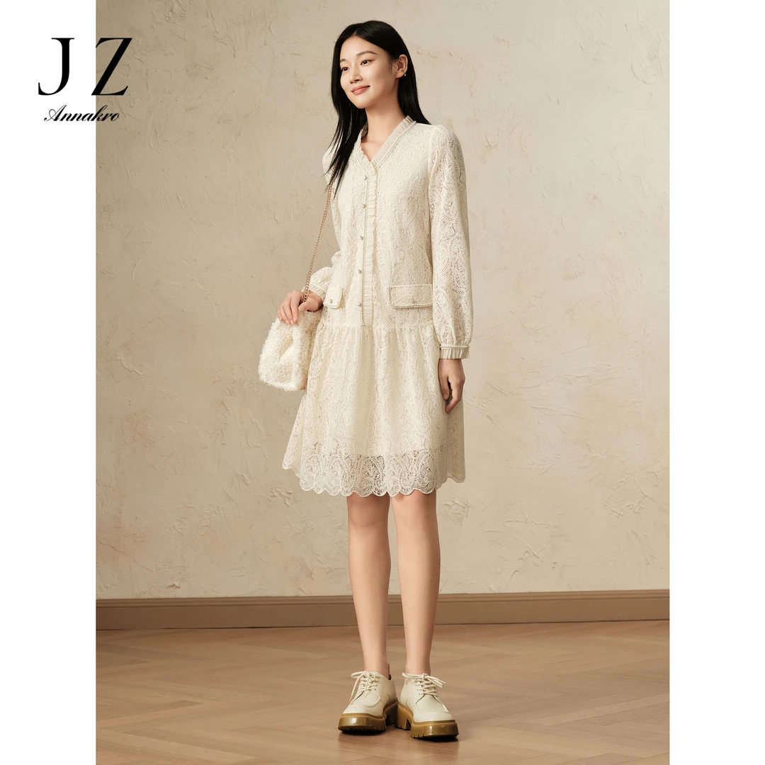 玖姿安娜蔻蕾丝连衣裙女款假日风慵懒V领泡泡袖JTDD50014