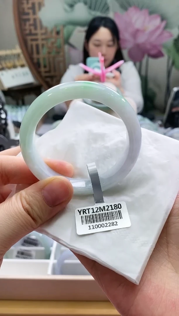 【闪购商品】翡翠手镯未镶嵌121* 圈口53-54* 2282