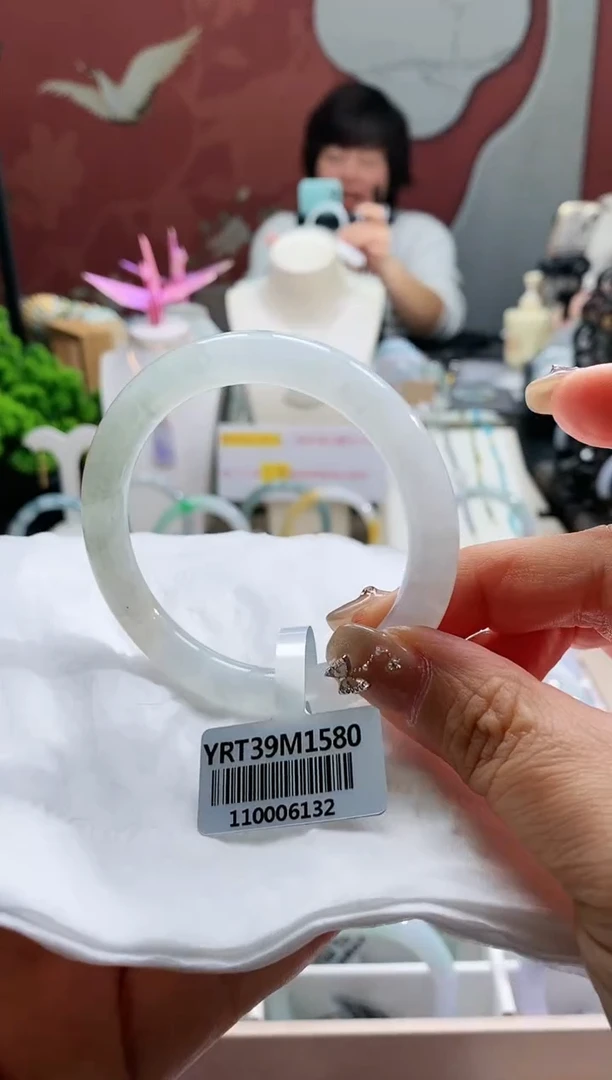 【闪购商品】翡翠手镯未镶嵌85圈口52-54