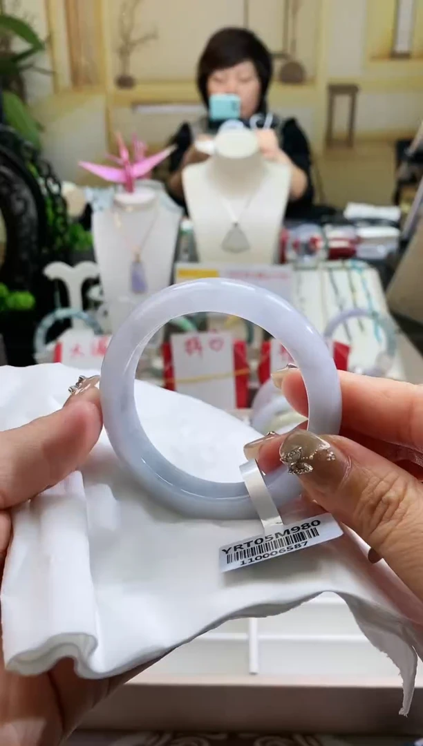【闪购商品】翡翠手镯未镶嵌39*圈口51-53* 6587