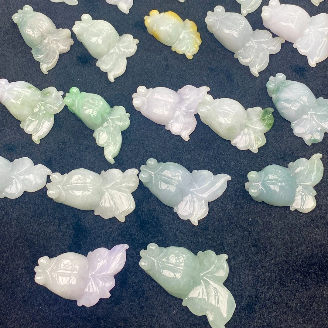 新人福利   翡翠金鱼{拍一发一颜色微差多样性发}