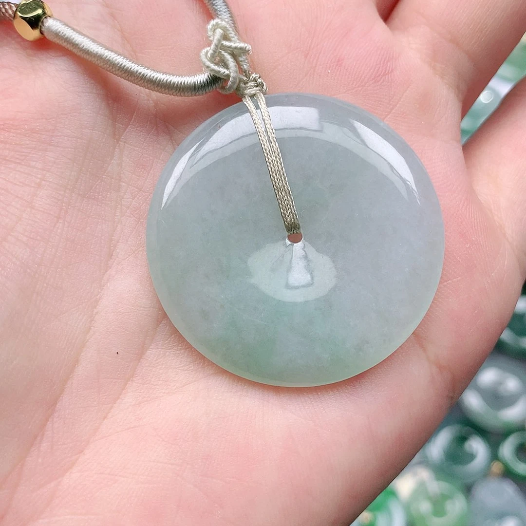 翡翠颈饰未镶嵌平安