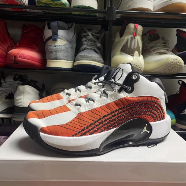 41码（内长：260mm）Nike jumpman2021白红/无原盒 公价：799 9成新