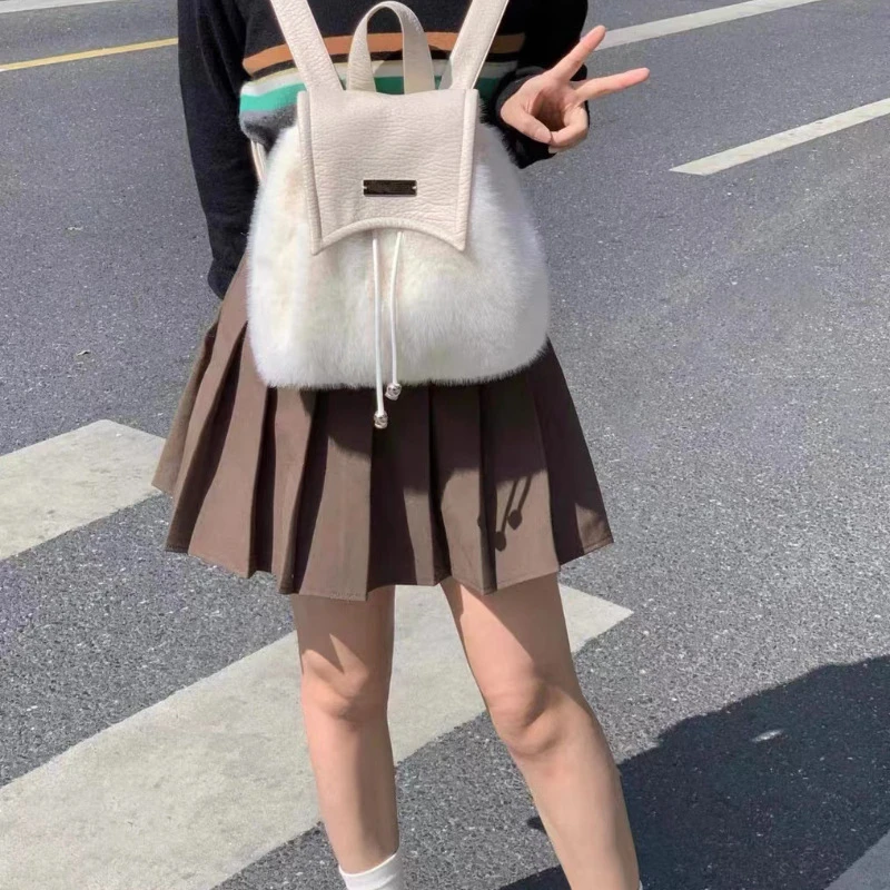 洋气新款毛茸茸双肩包休闲小众小包包新款通勤时尚旅行背包女包包