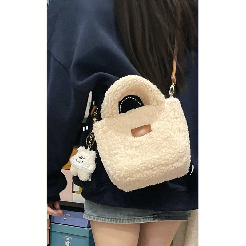 2024秋冬新款少女羊羔绒毛手提包mini休闲单肩斜挎磁扣毛毛小包