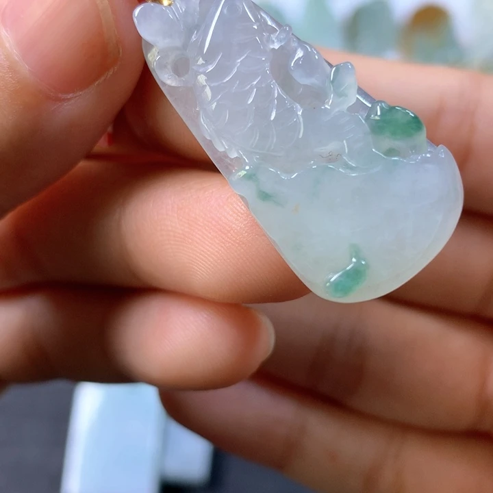 翡翠颈饰18K金镶嵌翡翠