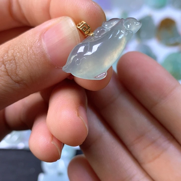 翡翠颈饰18K金镶嵌翡翠
