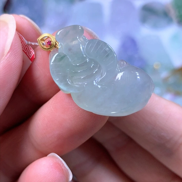 翡翠颈饰18K金镶嵌满**麻翡翠