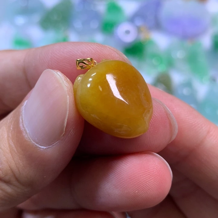 翡翠颈饰18K金镶嵌翡翠