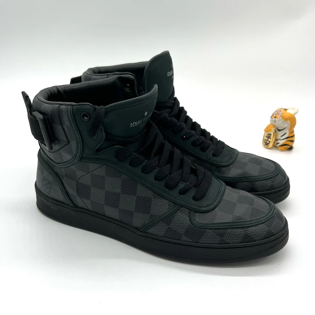 99新 LouisVuitton/路易威登 男士灰色棋盘格老花高帮运动鞋 42码