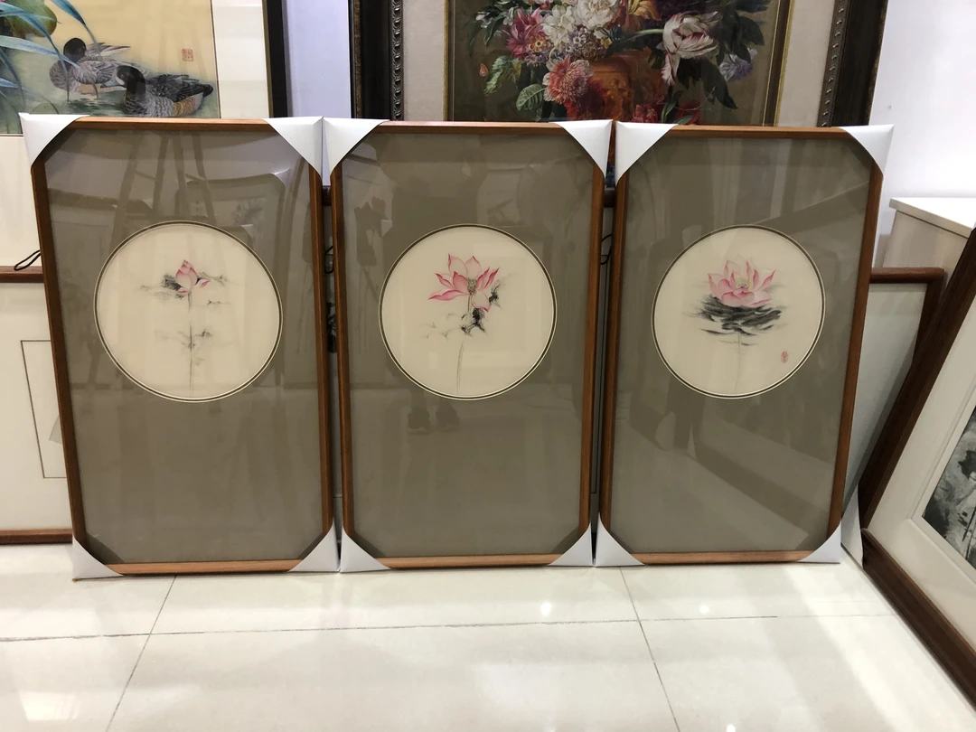 纯手工苏绣，三联荷花