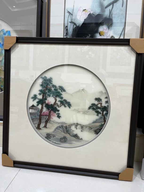 手工刺绣，三连山水客厅挂画