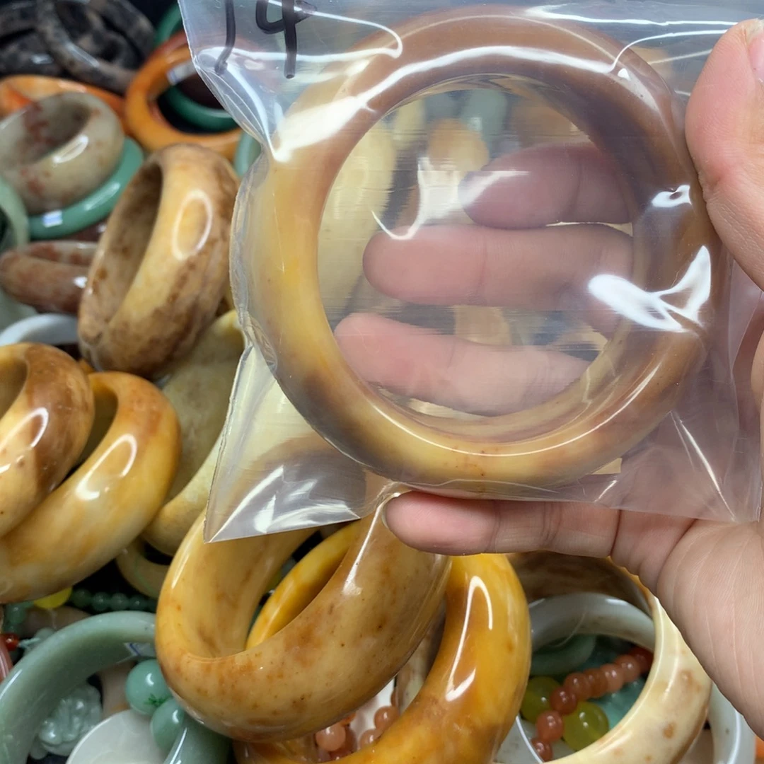 石英质玉手镯未镶嵌哈****亚14