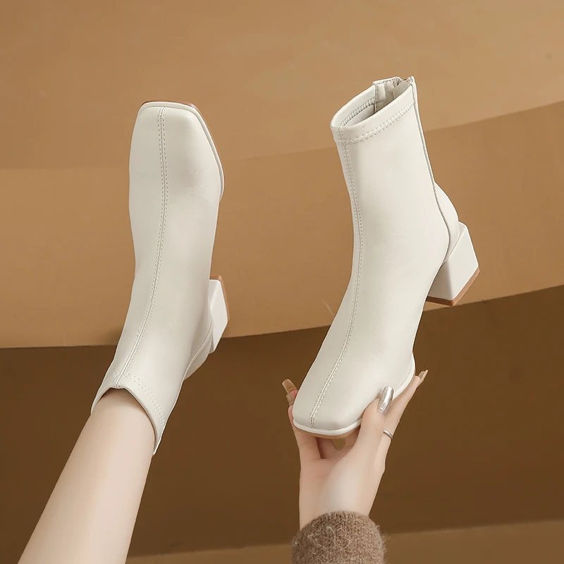 靴子女2024年新款瘦瘦靴夏款粗跟瘦瘦短靴白色春秋女鞋百搭马丁靴