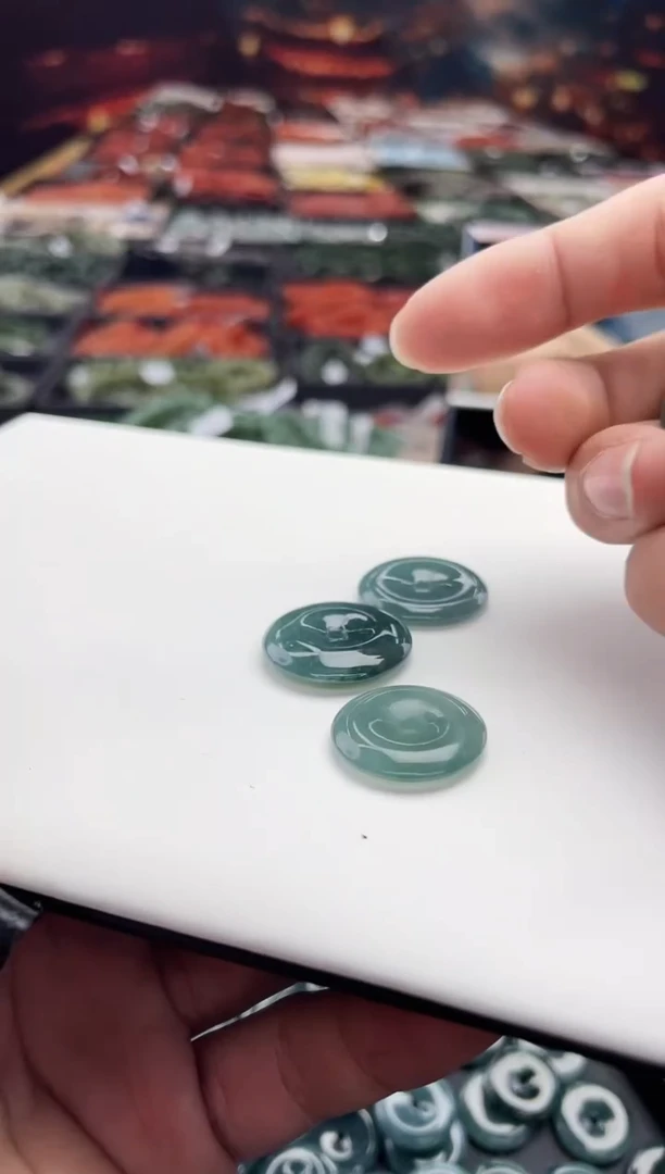 【闪购商品】翡翠吊坠未镶嵌（多样性发一）