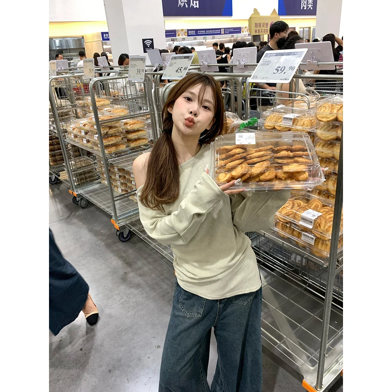 Ukmfx【早春韩妹】2025新款慵懒随性斜肩针织杏色长袖露肩穿搭女