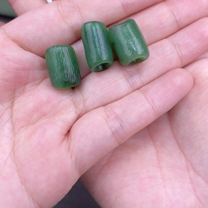 和田玉挂件未镶嵌碧玉桶珠