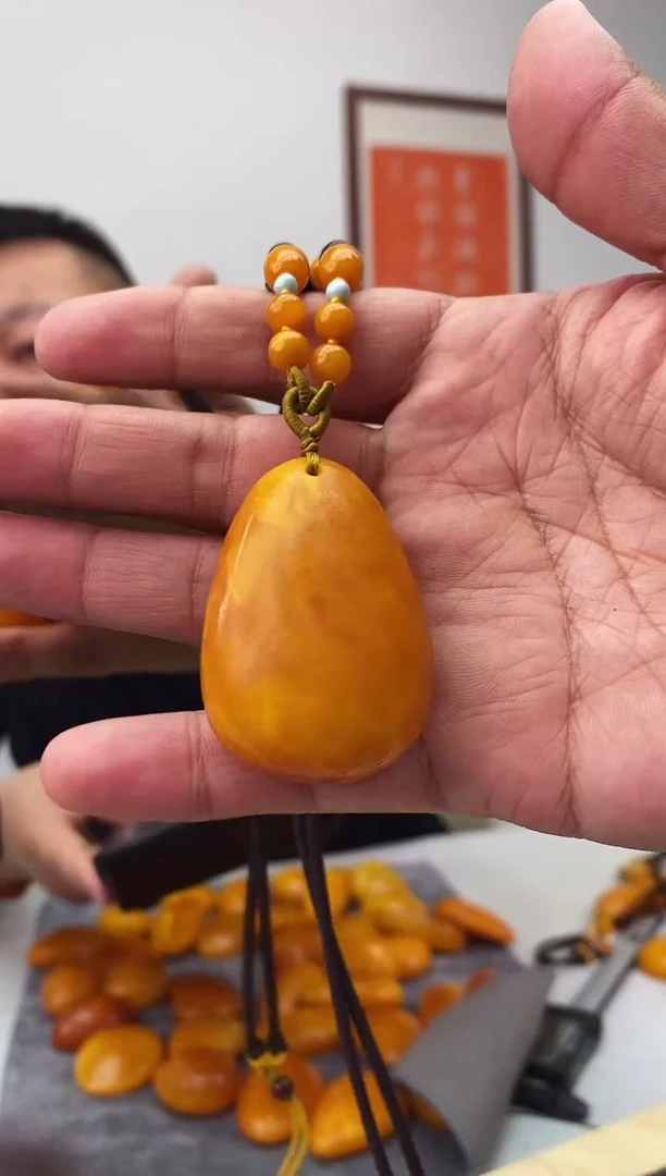 【闪购商品】蜜蜡珠宝奇石未镶嵌假一罚十，随机多样性发一件