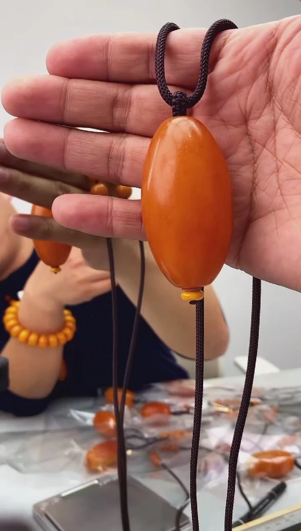 【闪购商品】蜜蜡珠宝奇石未镶嵌假一罚十，随机多样性发一件