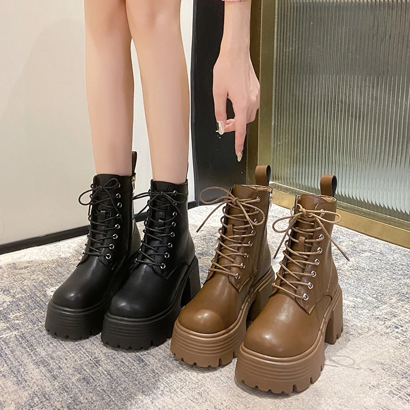 时尚百搭马丁靴女2024秋冬季新款英伦风系带加绒保暖粗高跟短靴子