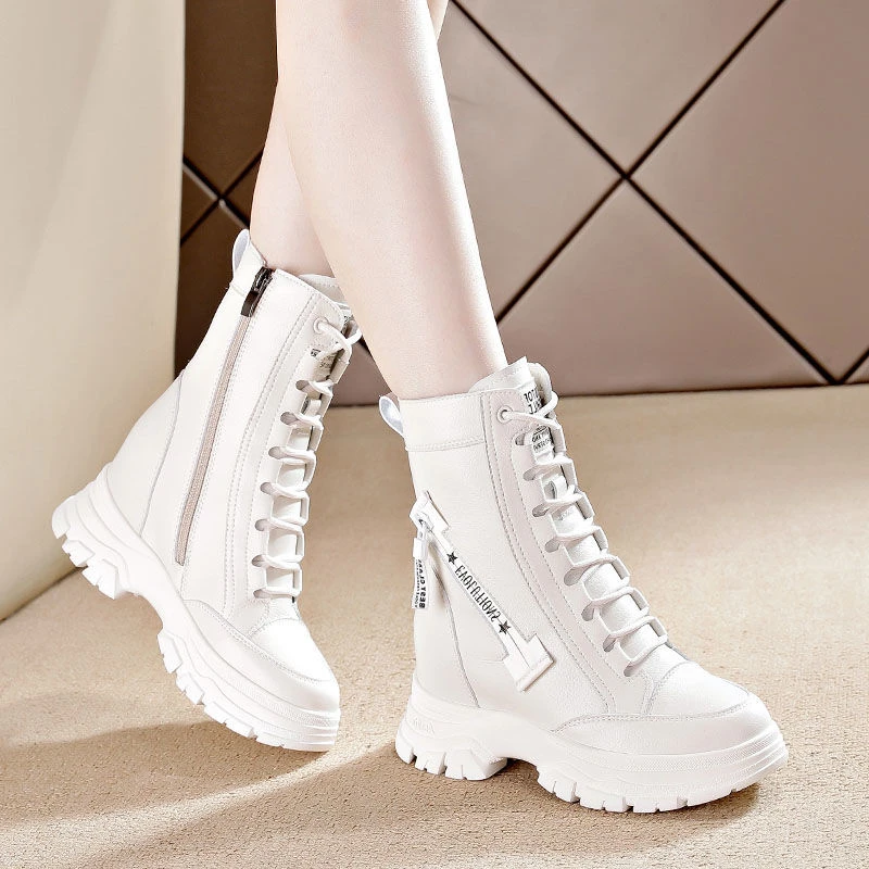 内增高中筒靴女小个子2025新款秋冬季马丁靴女网红瘦瘦高跟英伦风