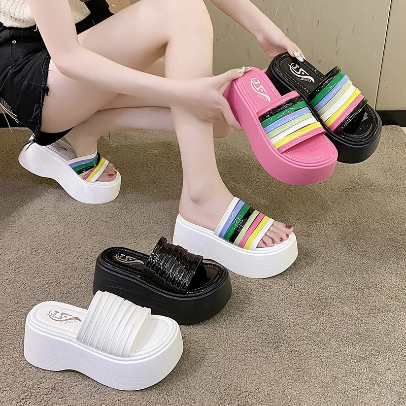 高级感拖鞋女夏季外穿网红坡跟2024新款百搭爆款松糕厚底凉拖鞋