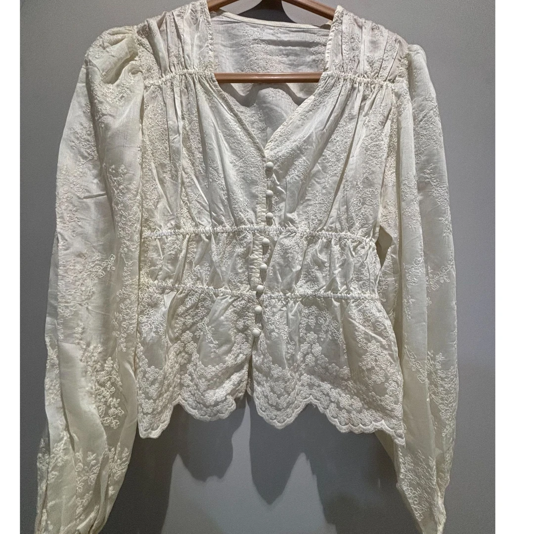 法式蕾丝钩花长袖v领上衣