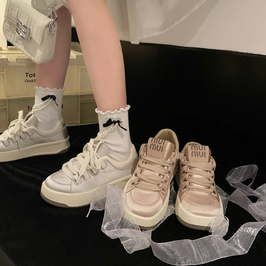 新款百搭女鞋运动鞋小白鞋板鞋休闲厚底系带ins小众