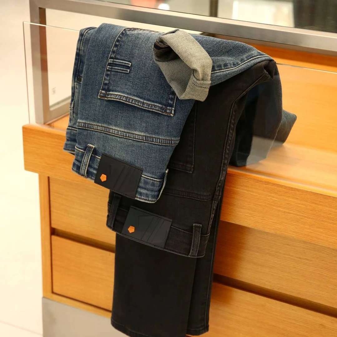 轻奢加厚保暖 秋冬男士弹力直筒百搭长裤透心黑莱卡纤维牛仔裤潮