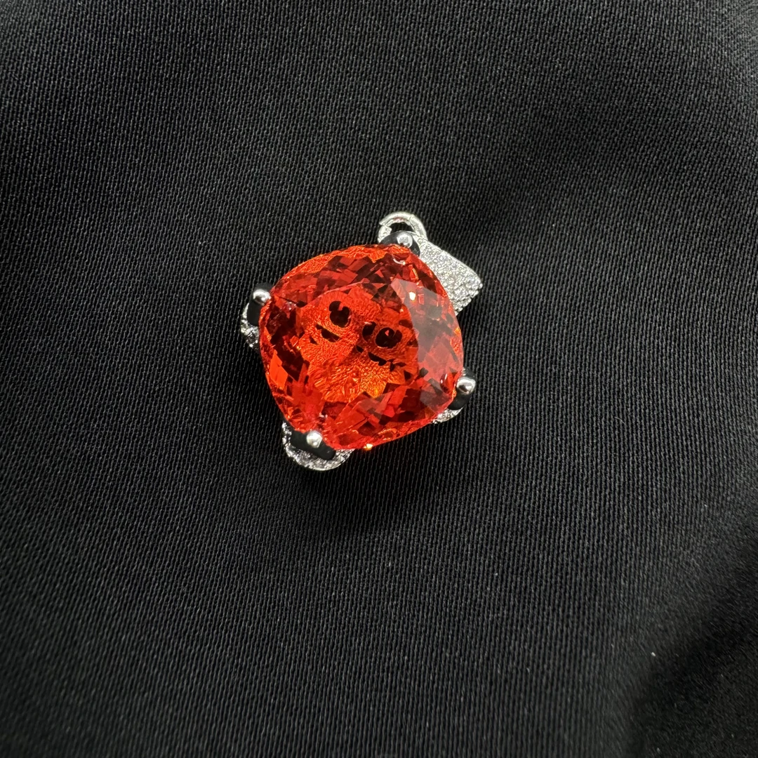 时尚气质芬达色宝石吊坠DM110