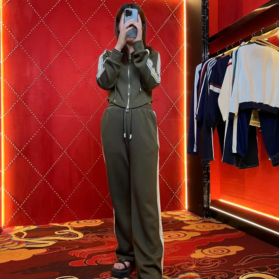 运动修身套装女显瘦气质开衫连帽款两件套女休闲时尚款