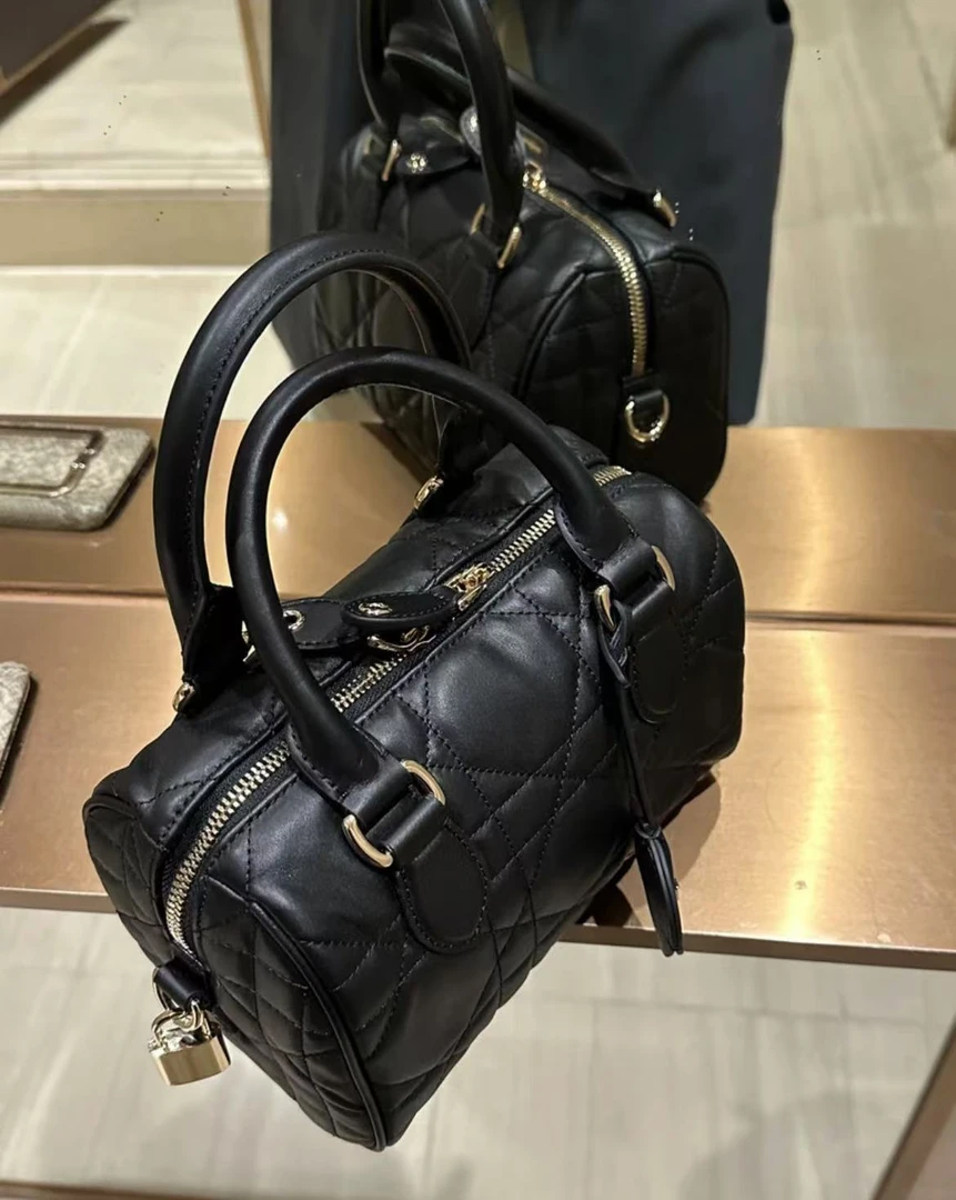 百搭绣花菱格休闲洋气时尚简约小众韩版包包