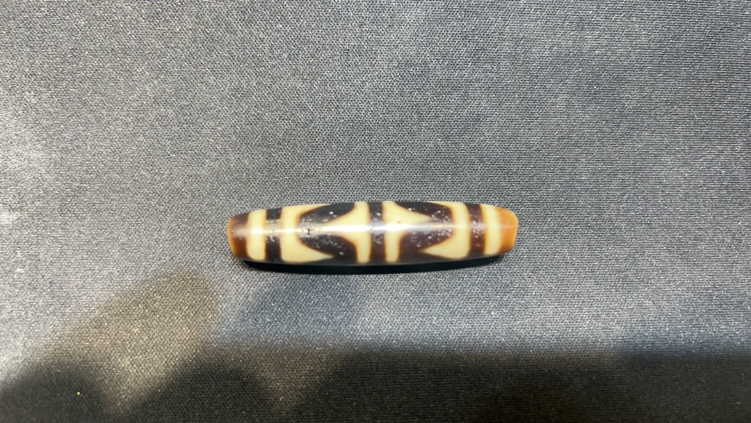 三品珍选建成双牙玛瑙单珠