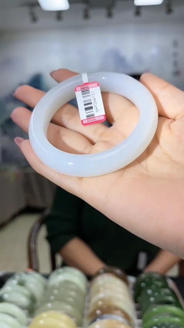 【闪购商品】和田玉手镯未镶嵌54-55圈口4131