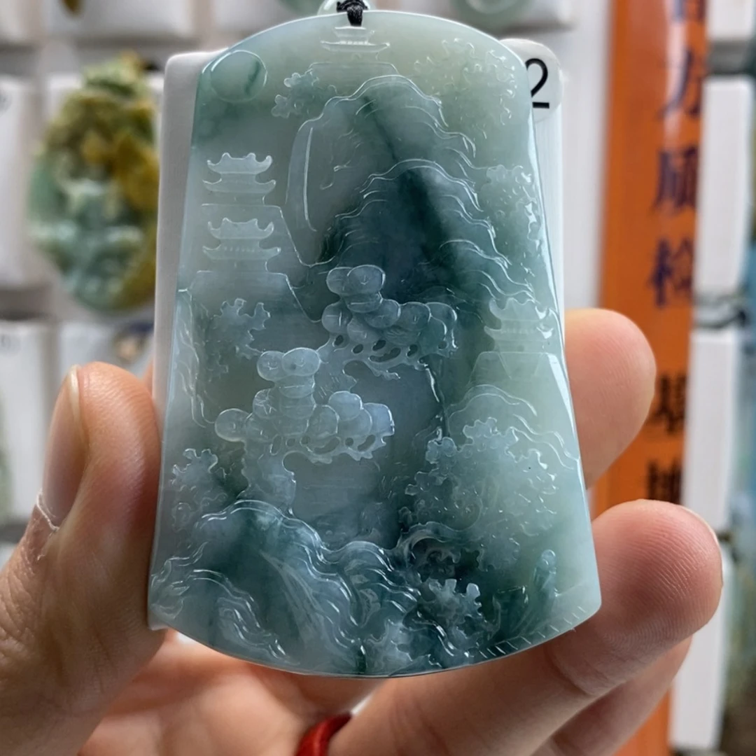 【闪购商品】翡翠颈饰未镶嵌社****士