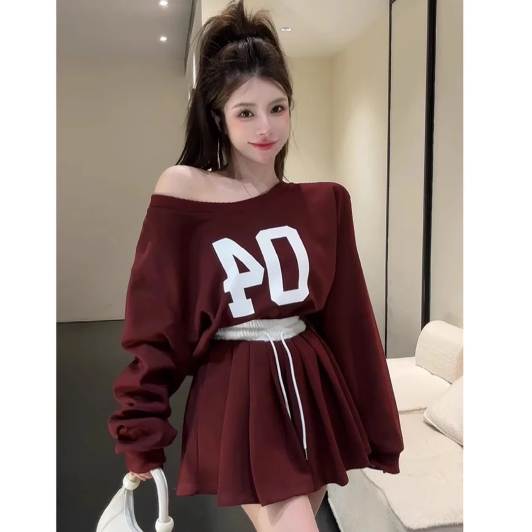 辣妹风斜领露肩印花数字长袖卫衣女秋冬季高腰显瘦a字短裙两件套