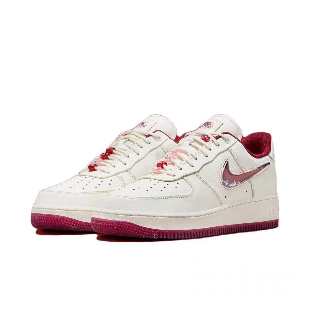 Nike Air Force 1 Valentine Day 白红 女子 低帮板鞋 FZ5068-161