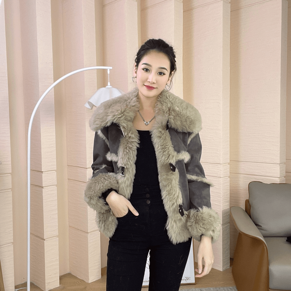 2023新款设计感拼接短款皮毛一体女显贵气质皮衣女外套大衣秋冬