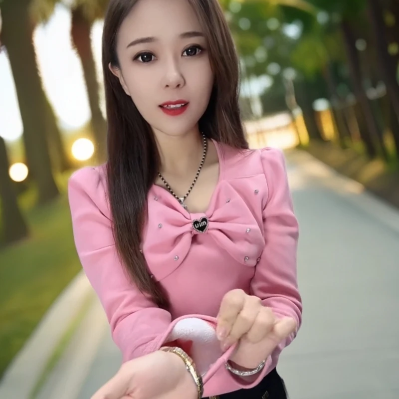 时尚V领镶钻蝴蝶结上衣女洋气拼接显瘦打底小衫小香风气质长袖