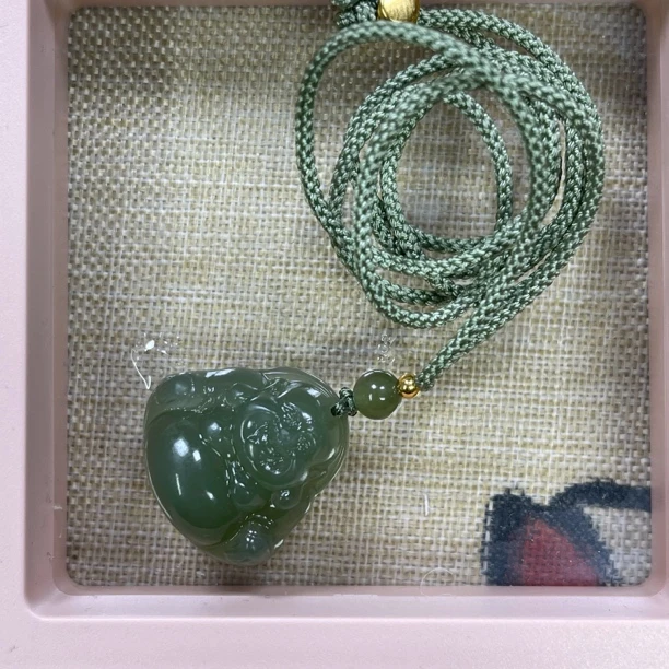 和田玉冰底百搭佛公吊坠25mm（多样性发货）