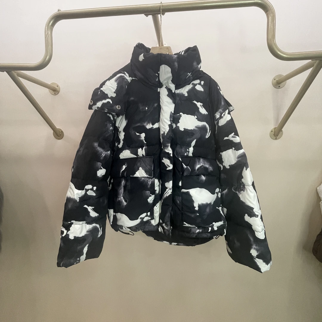 EGO-HBF050设计感连帽短款小个人子90白鸭绒印花时尚休闲羽绒服