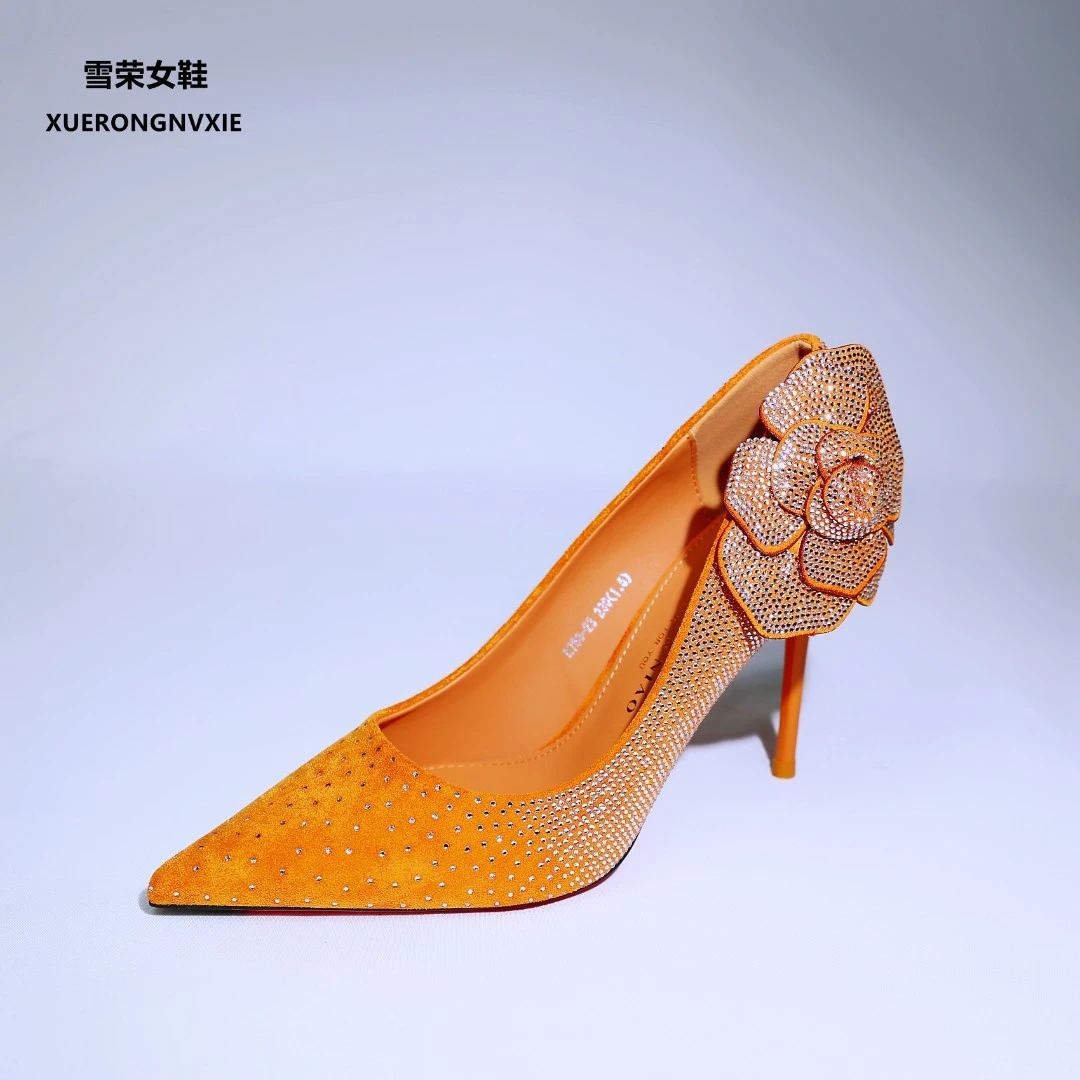 【雪荣女鞋】8-9厘米七彩钻玫瑰花设计尖头高跟鞋气质RY786-23