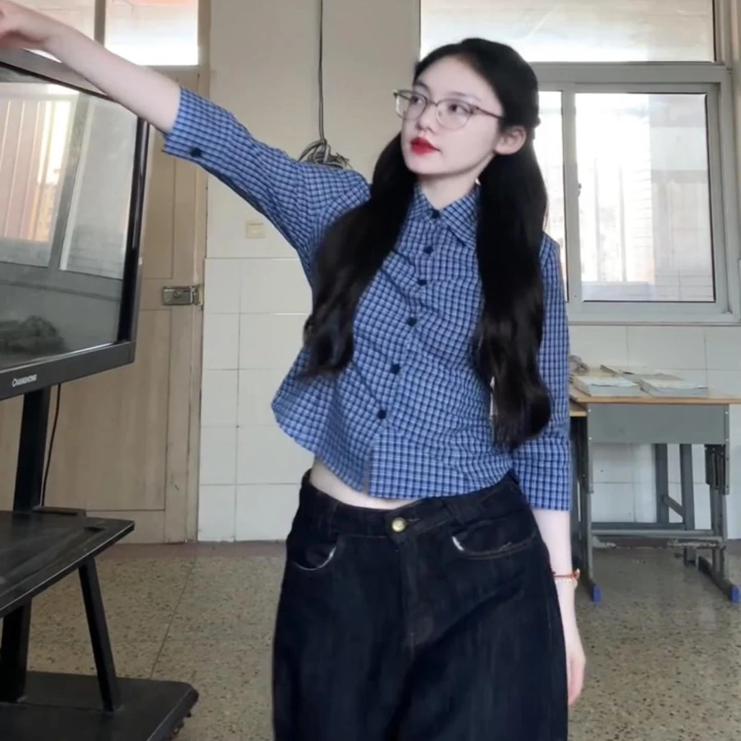 秋季洋气高级感格子衬衫女韩版别致独特衬衣搭配牛仔裤两件套ins