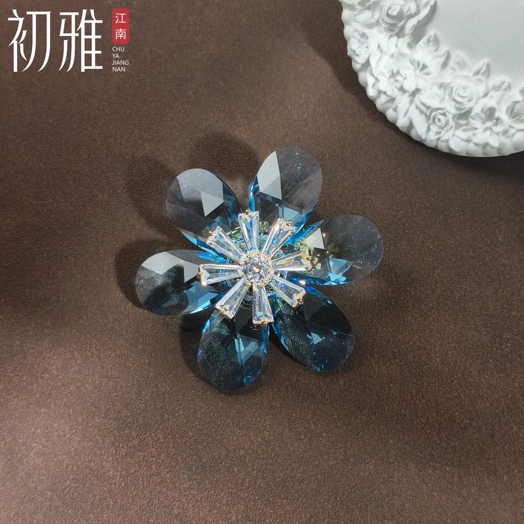 铜仿水晶胸针 初雅PIN-施家水晶系列【蓝冰】设计师款铜镀k金施胸针