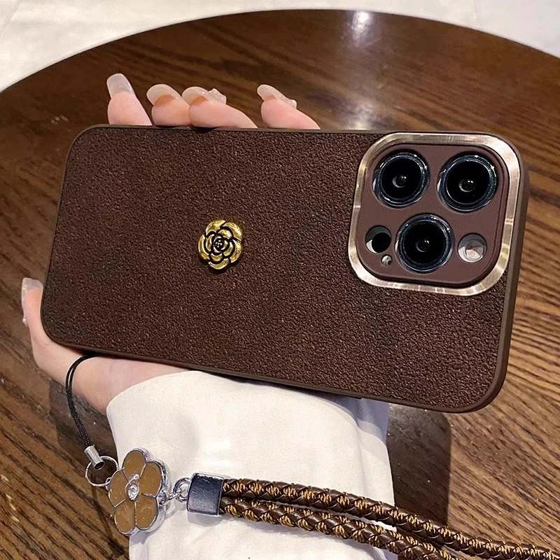 适用苹果15promax手机保护壳新款山茶花挂绳iphone15小羊皮15pro