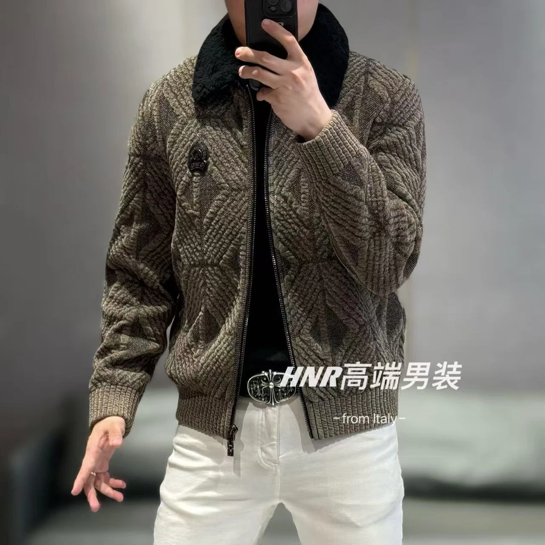 秋冬新款菱形立体字母胸标图案休闲时尚潮流针织羽绒服80728