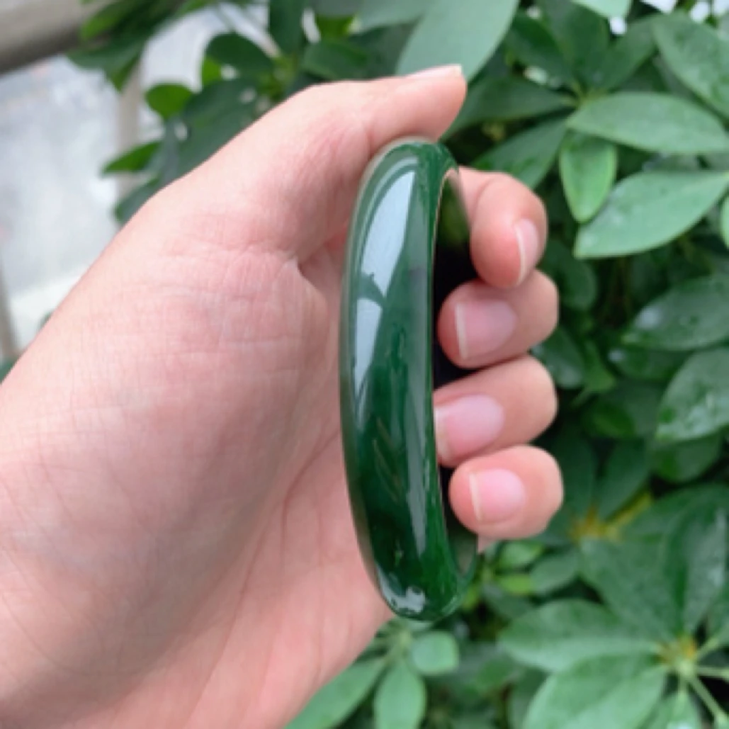 和田玉碧玉63圈口菠菜绿手镯，63圈口和田玉碧玉